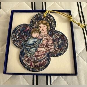 Edna Hibel Ornament Annual 1990 Reims Porcelain Stained Window Mom & Child NIB